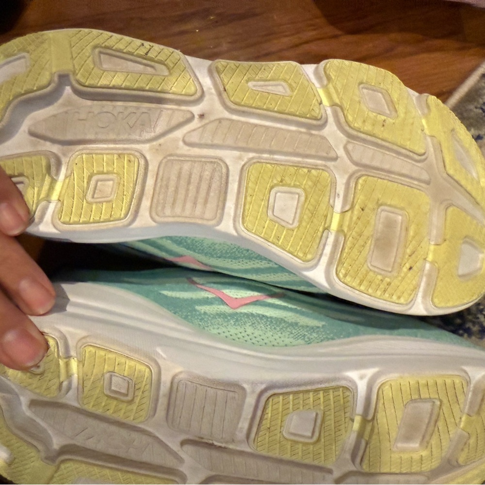 Hoka One One Bondi 9 size 10.5 - Picture 4 of 6